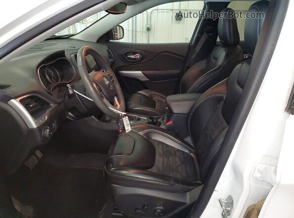 1C4PJMCX3ND544049 2022 JEEP CHEROKEE Белый Вид салона спереди
