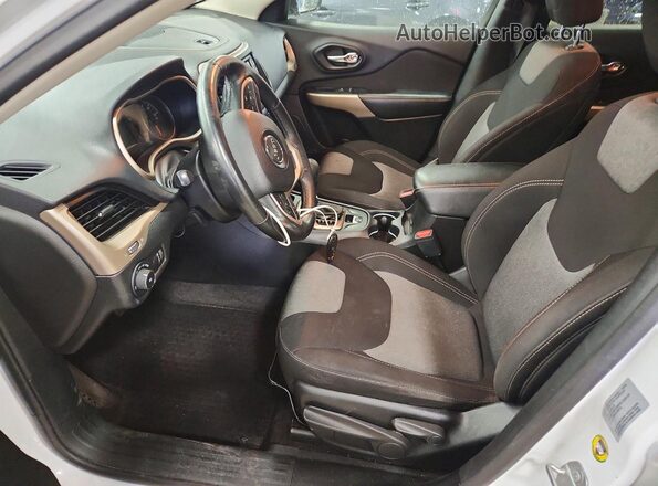1C4PJMCX4JD501639 2018 JEEP CHEROKEE Белый Вид салона спереди