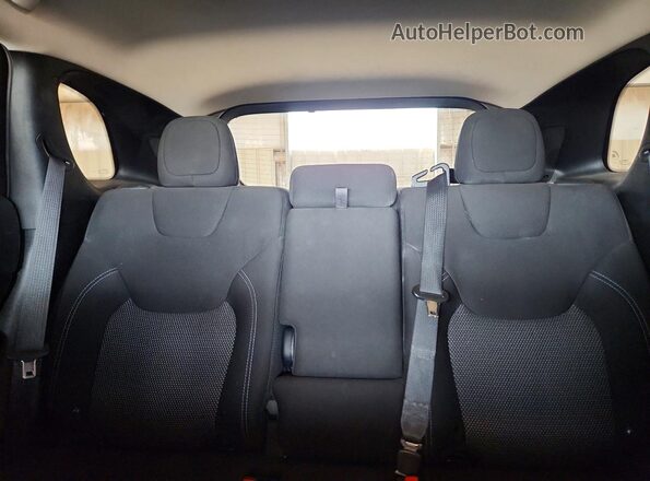 1C4PJMCX5KD418609 2019 JEEP CHEROKEE Green Հետևի նստատեղերի տեսք