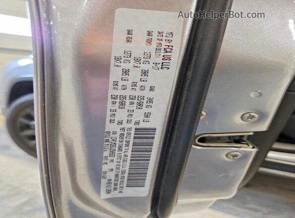 1C4PJMDB3JD505832 2018 JEEP CHEROKEE Silver Vista de la etiqueta del VIN