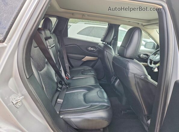 1C4PJMDBXHD214285 2017 JEEP CHEROKEE Silver უკანა სალონის ხედი