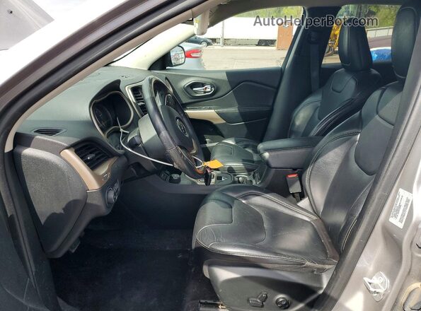 1C4PJMDBXHD240899 2017 JEEP CHEROKEE Silver წინა სალონის ხედი