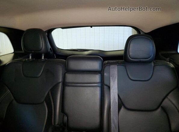 1C4PJMDS7HW557396 2017 JEEP CHEROKEE White Rear seats view
