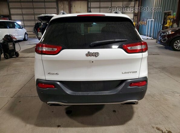 1C4PJMDS7HW557396 2017 JEEP CHEROKEE White Rear view