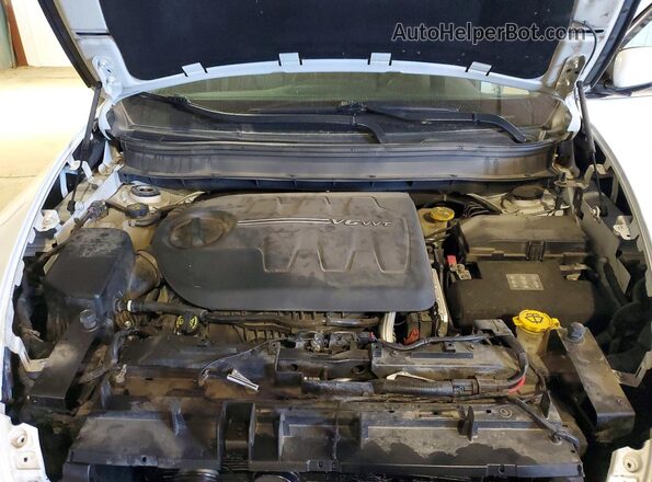 1C4PJMDS7HW557396 2017 JEEP CHEROKEE White Engine compartment view