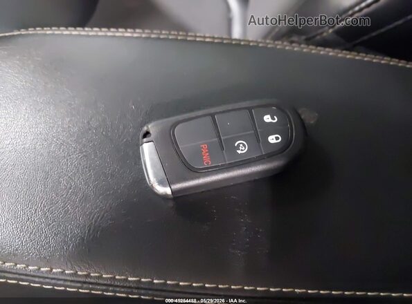 1C4PJMLB2JD527340 2018 JEEP CHEROKEE Gray Vista del salpicadero