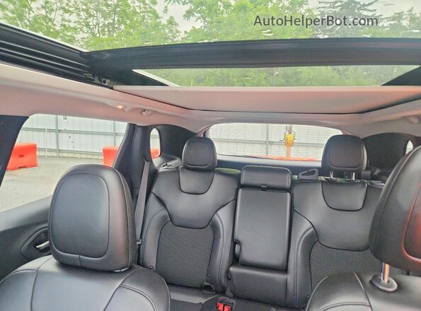 1C4PJMLB5KD401765 2019 JEEP CHEROKEE Gray უკანა სავარძლების ხედი