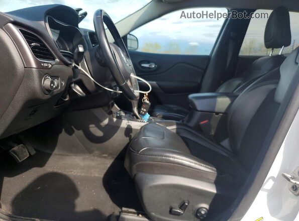 1C4PJMLB6KD287968 2019 JEEP CHEROKEE White Widok wnętrza z przodu