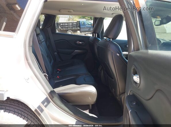 1C4PJMLB7KD226922 2019 JEEP CHEROKEE Серебряный Вид наклейки с VIN-кодом