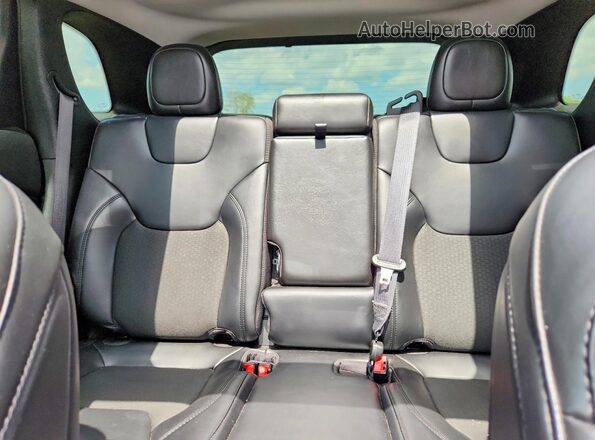 1C4PJMLB7LD529393 2020 JEEP CHEROKEE Серебряный Вид задних сидений