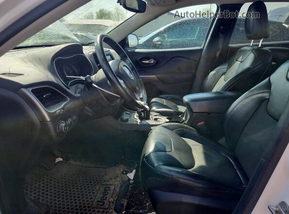 1C4PJMLBXKD239714 2019 JEEP CHEROKEE Белый Вид салона спереди