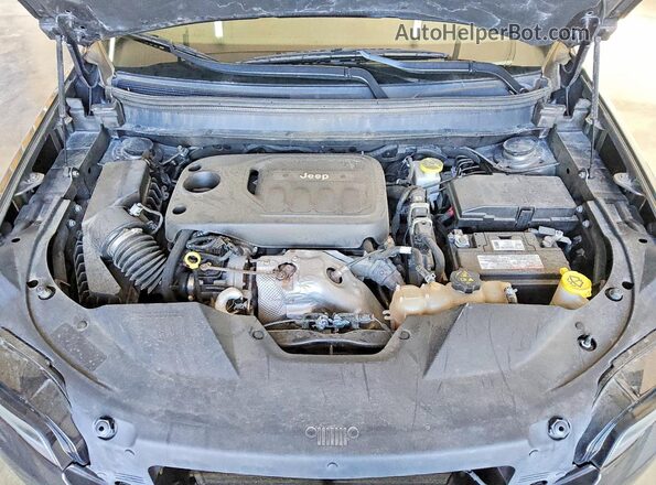 1C4PJMLN4KD293746 2019 JEEP CHEROKEE Серый Вид подкапотного пространства