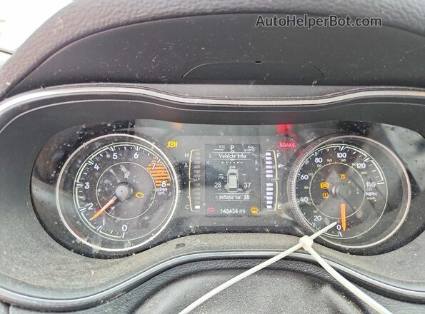 1C4PJMLX2KD108448 2019 JEEP CHEROKEE Silver Instrument cluster view