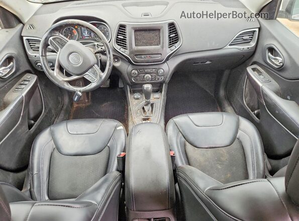 1C4PJMLX2KD108448 2019 JEEP CHEROKEE Silver Dashboard view
