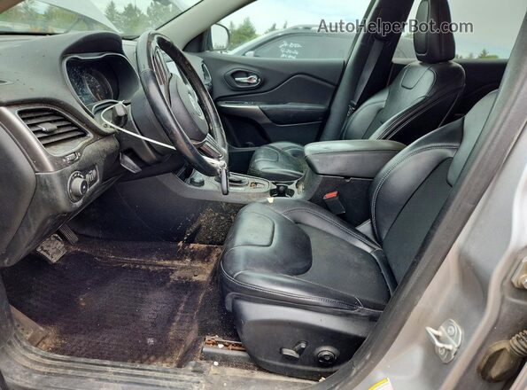 1C4PJMLX2KD108448 2019 JEEP CHEROKEE Silver Front interior view