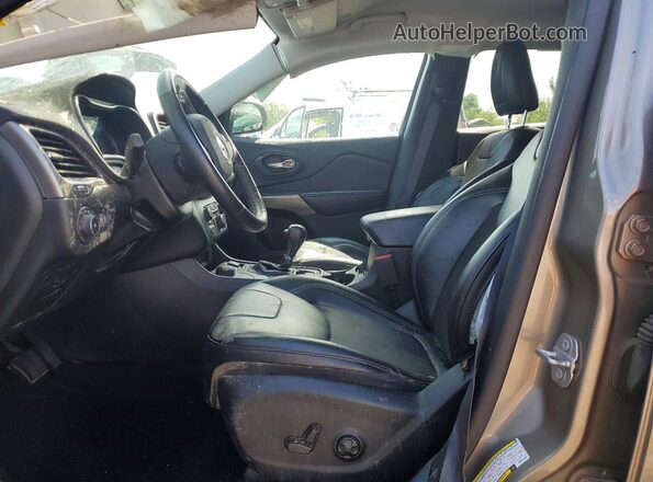 1C4PJMLX2KD271469 2019 JEEP CHEROKEE Gray Front interior view