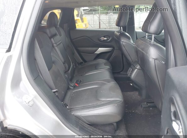 1C4PJMLX4JD530283 2018 JEEP CHEROKEE Серебряный Вид наклейки с VIN-кодом