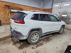 2018 Jeep Cherokee Latitude Plus White vin: 1C4PJMLX8JD571810