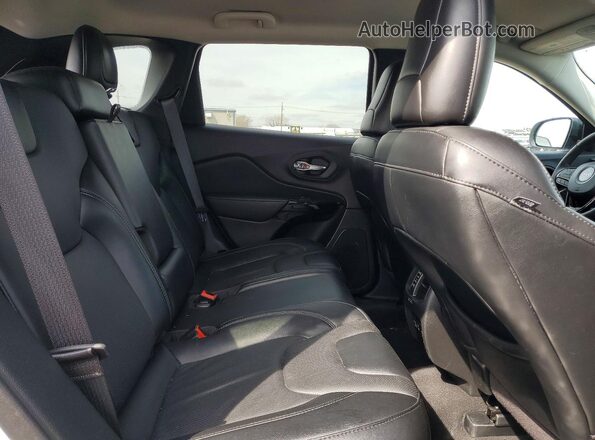 1C4PJMMB6PD112500 2023 JEEP CHEROKEE White Вид задньої частини салону