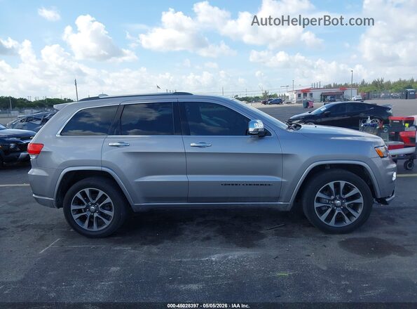 1C4RJECG8HC696773 2017 JEEP GRAND CHEROKEE Серебряный Вид задней части салона