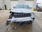 2019 Jeep Grand Cherokee Laredo Серебряный vin: 1C4RJFAG5KC562867