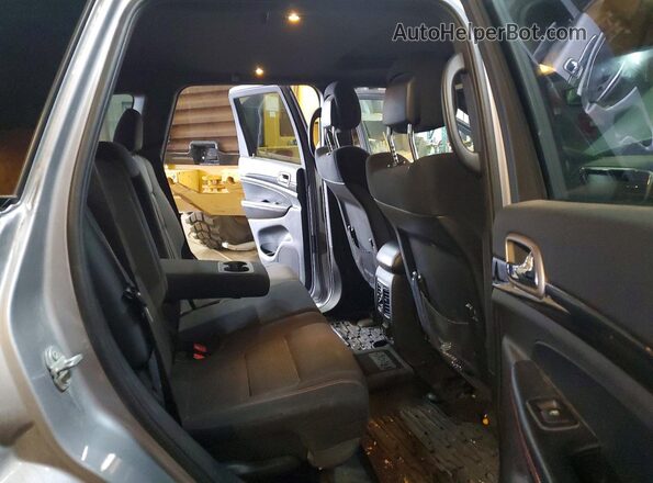 1C4RJFAG6HC727124 2017 JEEP GRAND Silver Widok wnętrza z tyłu