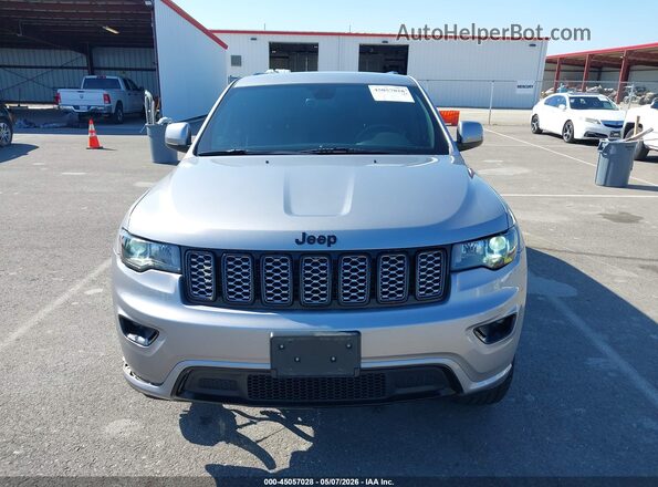 1C4RJFAG9HC753443 2017 JEEP GRAND CHEROKEE Серебряный Вид задней части салона