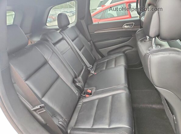 1C4RJFBG1JC165203 2018 JEEP GRAND White Widok wnętrza z tyłu