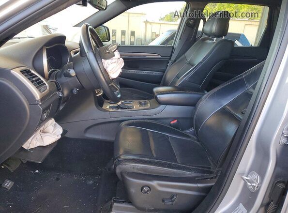 1C4RJFBG5HC861234 2017 JEEP GRAND Серебряный Вид салона спереди
