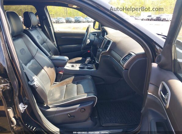 1C4RJFCG2HC727599 2017 JEEP GRAND CHEROKEE Черный Вид салона спереди