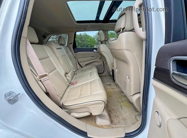 1C4RJFCT6JC104487 2018 JEEP GRAND White Rear view