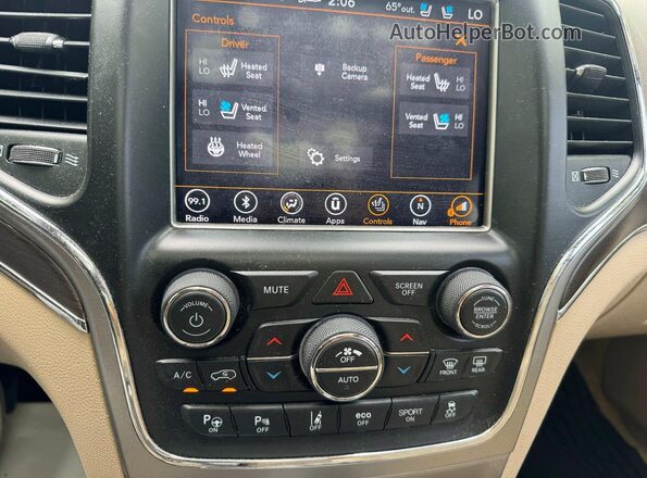 1C4RJFCT6JC104487 2018 JEEP GRAND White Rear interior view