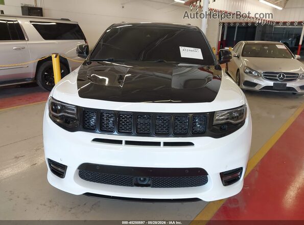 1C4RJFDJ4HC844997 2017 JEEP GRAND CHEROKEE White Widok zestawu wskaźników