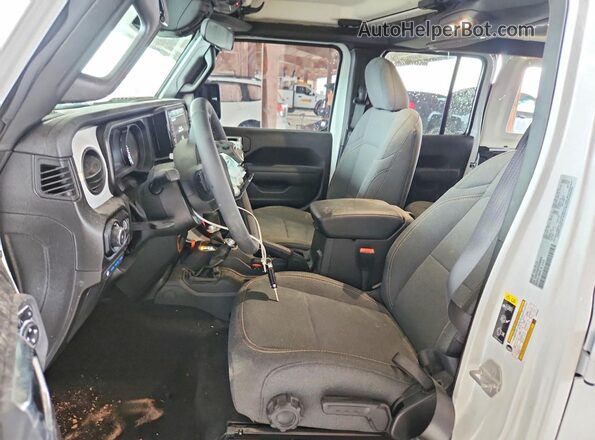 1C4RJXN6XSW588323 2025 JEEP WRANGLER White Front interior view