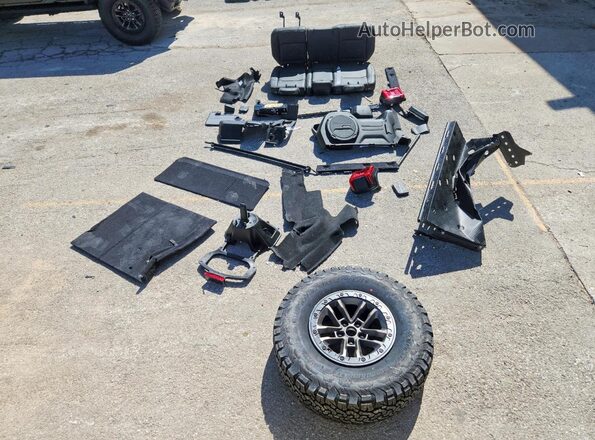 1C4RJXSJ2SW590012 2025 JEEP WRANGLER Черный Вид наклейки с VIN-кодом