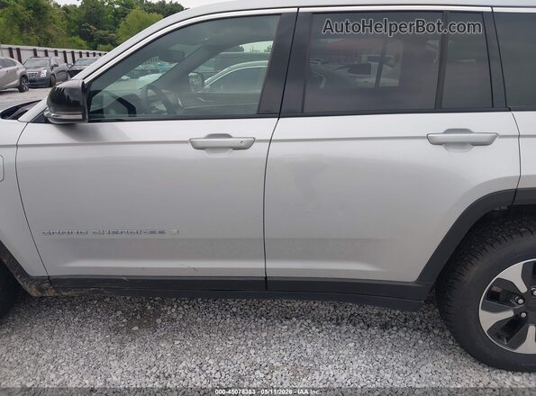 1C4RJYB63RC121072 2024 JEEP GRAND CHEROKEE 4XE Silver Widok wnętrza 360 stopni
