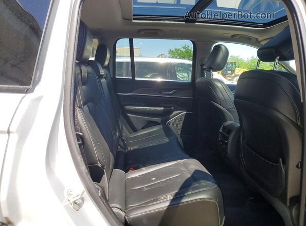 1C4RJYB68PC649557 2023 JEEP GRAND Серебряный Вид задней части салона