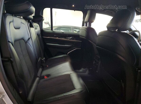 1C4RJYC63P8792580 2023 JEEP GRAND Серебряный Вид задних сидений