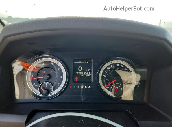 1C6RR6FG3JS266551 2018 RAM 1500 White Instrument cluster view