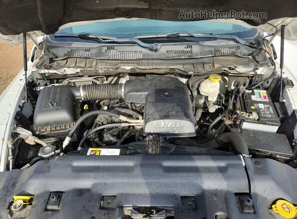 1C6RR6FG3JS266551 2018 RAM 1500 White Rear interior view