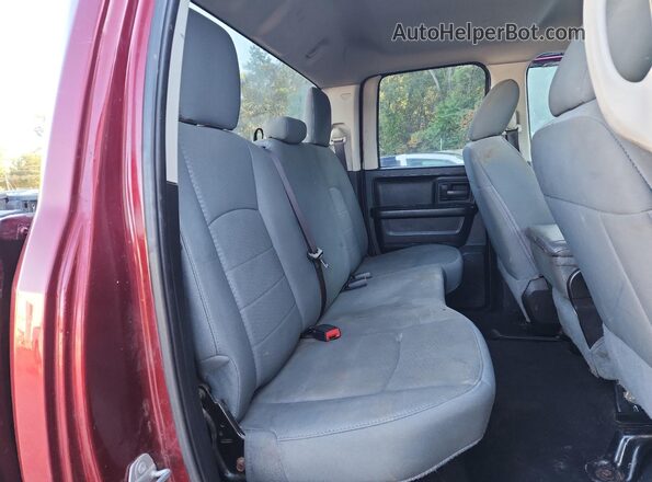 1C6RR6FG3JS299128 2018 RAM 1500 Red Вид задніх сидінь