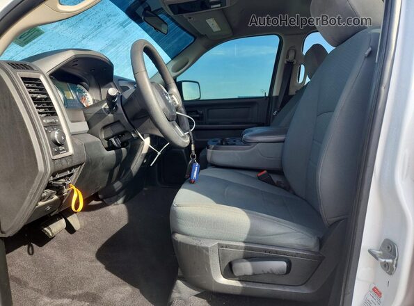 1C6RR6FG7JS259604 2018 RAM 1500 White Vista interior delantera