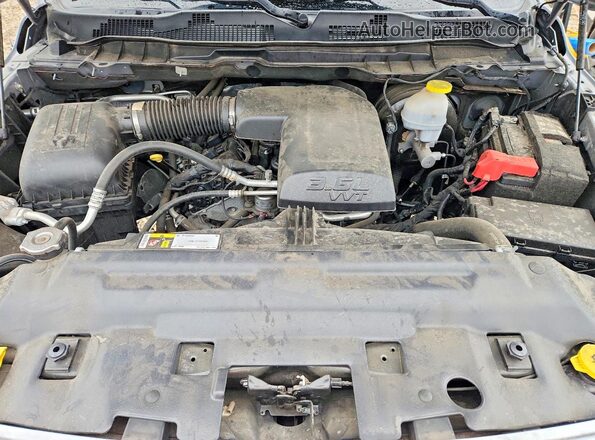 1C6RR6FG8MS530920 2021 RAM 1500 Серебряный Вид задней части салона