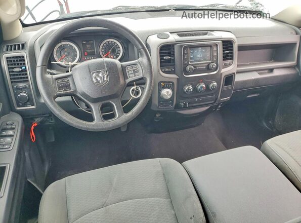 1C6RR6FT2GS216228 2016 RAM 1500 Серебряный Вид панели приборов