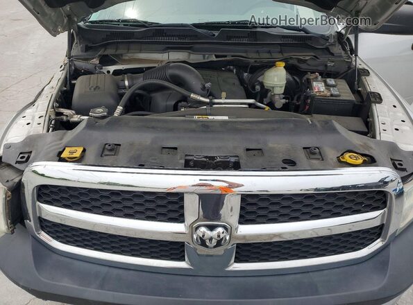 1C6RR6FT2GS216228 2016 RAM 1500 Серебряный Вид задней части салона