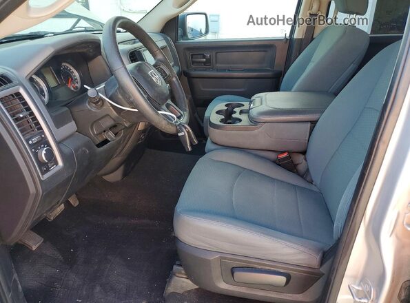 1C6RR6FT2GS403677 2016 RAM 1500 Silver Widok wnętrza z przodu