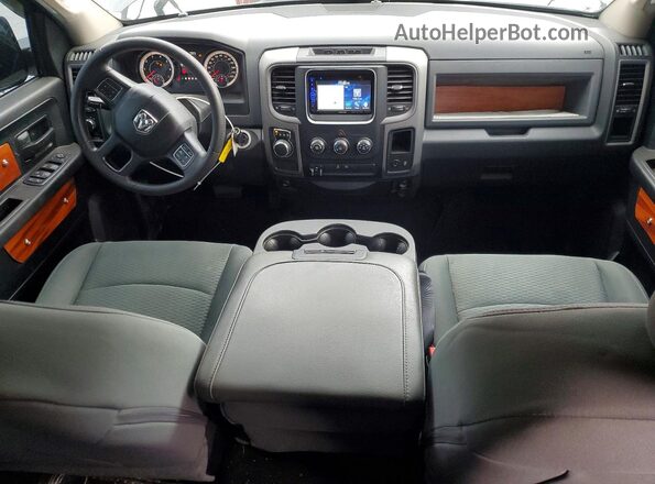 1C6RR6FT6GS293152 2016 RAM 1500 Угольный Вид панели приборов