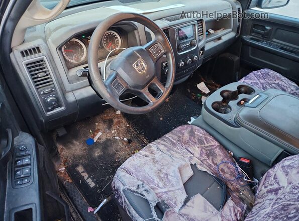1C6RR6FT6JS143484 2018 RAM 1500 Серый Вид панели приборов