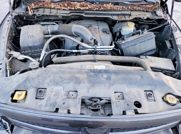 1C6RR6FT6JS143484 2018 RAM 1500 Серый Вид задней части салона