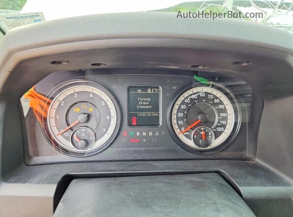 1C6RR6FT9LS128609 2020 RAM 1500 Белый Вид щитка приборов